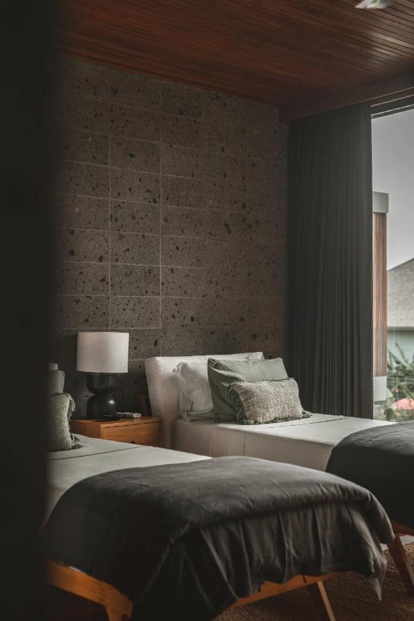 The Riverhouse Canggu Extérieur photo